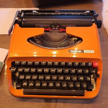 prachtige vintage typmachine beschikbaar voor biedingen