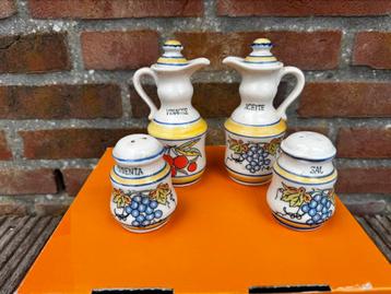 Vintage Peper, Zout, Olie, Azijn stelletje beschikbaar voor biedingen