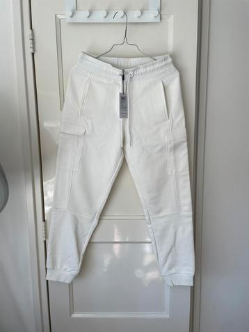 Broek Reiss beschikbaar voor biedingen