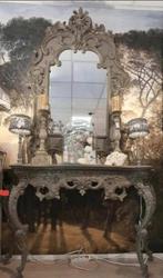 Baroque rococo console met spiegel.