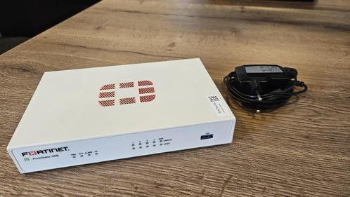 Fortinet FortiGate 30E firewall, Computers en Software, Routers en Modems, Gebruikt, Router, Ophalen of Verzenden