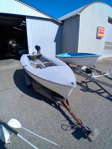 Polyester bootje 2.2 pk 2 takt met trailer vaarklaar! beschikbaar voor biedingen