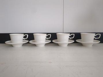 4 Arabia Finland koffiekoppen en schotels  beschikbaar voor biedingen