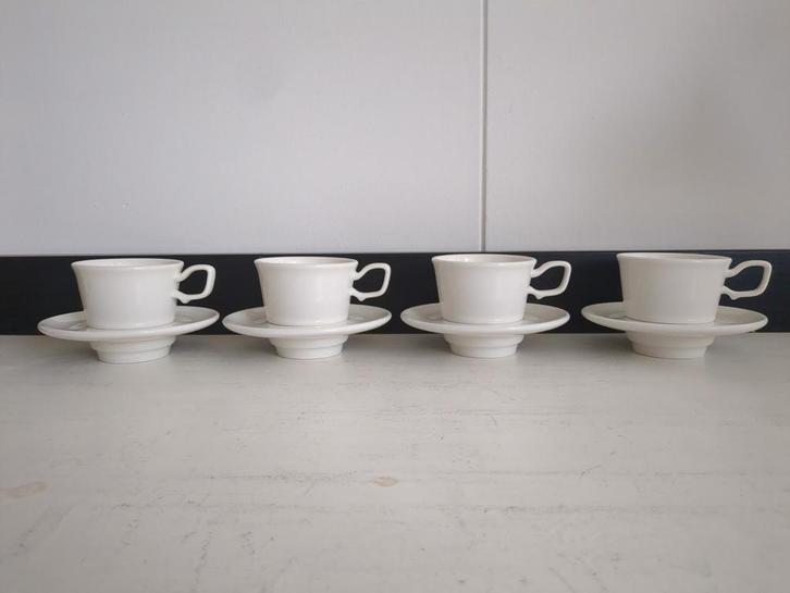 4 Arabia Finland koffiekoppen en schotels, Huis en Inrichting, Keuken | Servies, Zo goed als nieuw, Kop(pen) en/of Schotel(s)