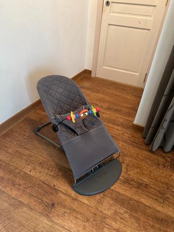 baby kinderstoel relax wipstoel baby bjorn met speelboog beschikbaar voor biedingen