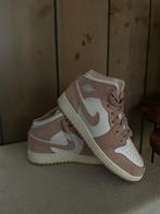 Nike air jordan 1 mid se legend pink maat 36.5, Kleding | Dames, Schoenen, Ophalen of Verzenden, Zo goed als nieuw, Roze, Sneakers of Gympen
