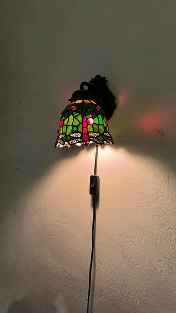 Tiffany style wandlamp beschikbaar voor biedingen