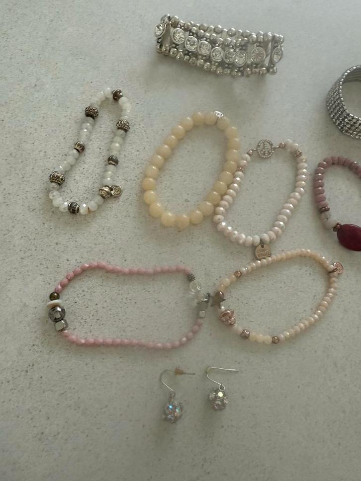 Diverse armbanden en oorbellen set, Sieraden, Tassen en Uiterlijk, Armbanden, Zo goed als nieuw, Overige materialen, Overige kleuren