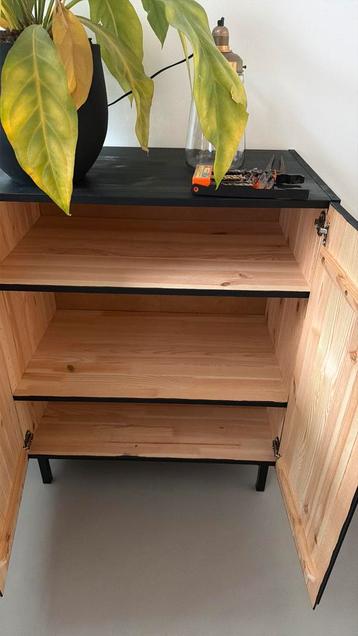 Zwarte Ivar kast IKEA. 50cm diep - afbeelding 2