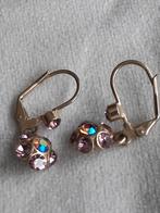 Oorbellen met cirkoon. Rose lila achtig., Sieraden, Tassen en Uiterlijk, Oorbellen, Ophalen of Verzenden, Zo goed als nieuw, Paars
