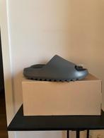 Yeezy Slide Slate Grey (EU 46), Kleding | Heren, Nieuw, Ophalen of Verzenden