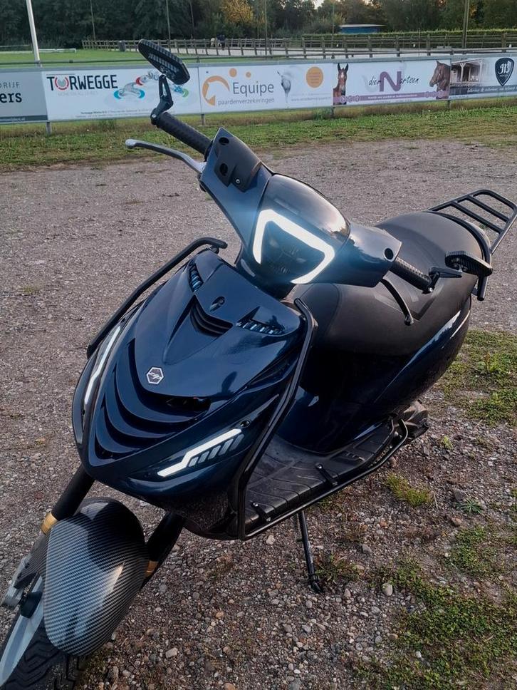 Zip 125cc, Fietsen en Brommers, Scooters | Piaggio, Zo goed als nieuw, Zip, Benzine, Ophalen