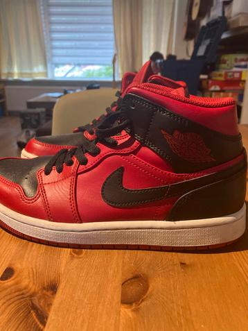 Air Jordan 1 Mid Rood/Zwart - Maat 40 beschikbaar voor biedingen