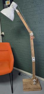 Scandinavische houten vloerlamp, Ophalen, Zo goed als nieuw, Modern, 150 tot 200 cm