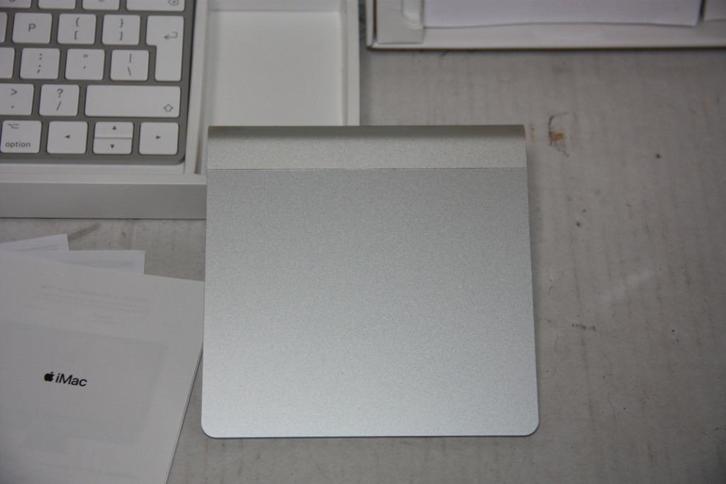 Apple Magic Trackpad NIEUW!!, Computers en Software, Overige Computers en Software, Nieuw, Verzenden