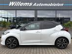 Toyota Yaris 1.5 Hybrid Launch Edition Bi-Tone Camera, Adapt, Auto's, Toyota, Gebruikt, Met garantie (alle), 450 kg, Wit