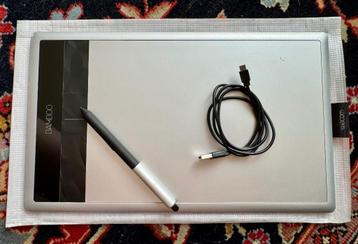 Wacom Bamboo Create Pen and Touch Tablet (CTH670) beschikbaar voor biedingen