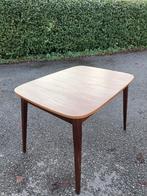 Deense Design Tafel, Teakhout, Gebruikt, 100 tot 150 cm, Vier personen
