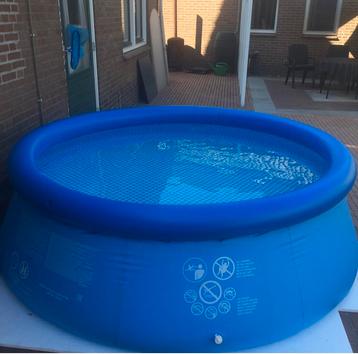 Te koop zwembadje met toebehoren. beschikbaar voor biedingen