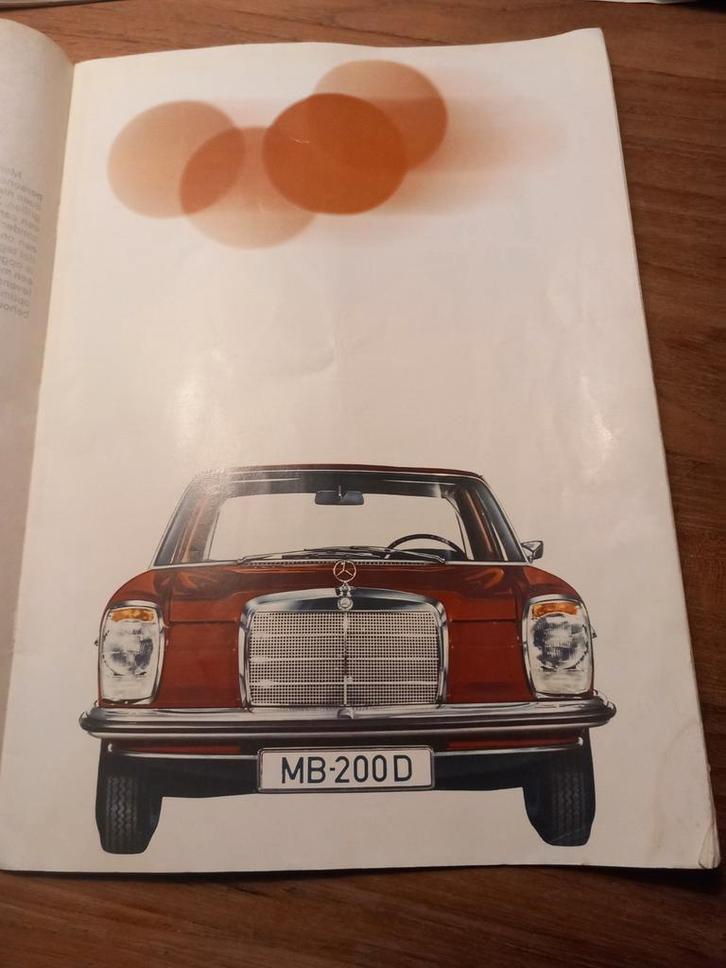 Mercedes-Benz 200D Folder - Oldtimer informatie, Boeken, Auto's | Folders en Tijdschriften, Gelezen, Mercedes, Ophalen of Verzenden