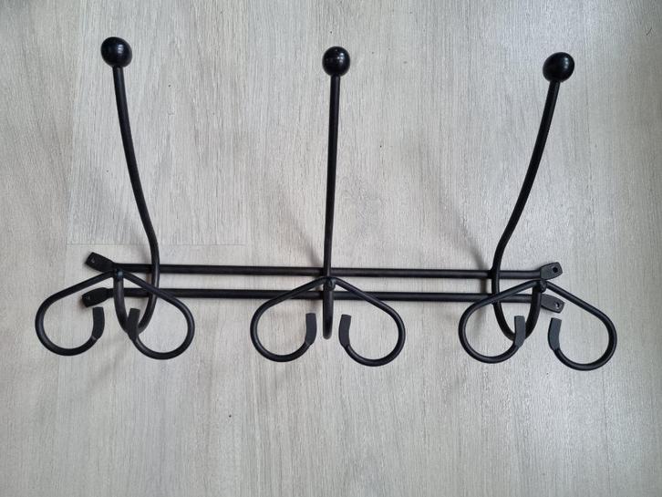 I.z.g.st. Metalen kapstok met 3 hangers, Huis en Inrichting, Woonaccessoires | Kapstokken, Zo goed als nieuw, Wandkapstok, Minder dan 100 cm