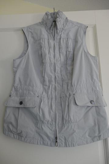 Mooi licht grijs Gilet Bonita maat L beschikbaar voor biedingen