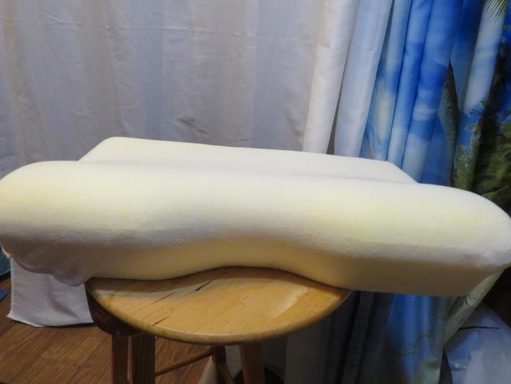 Tempur Millenium memory foam hoofd kussen mt M, Huis en Inrichting, Slaapkamer | Beddengoed, Zo goed als nieuw, Kussen, Eenpersoons