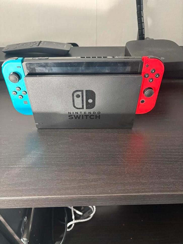 Nintendo Switch + Accessoires - Weinig Gebruikt, Spelcomputers en Games, Games | Nintendo Switch, Zo goed als nieuw, Overige genres