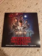 Stranger Things - Volume One, 2LP red/blue vinyl-Mint, Cd's en Dvd's, Ophalen of Verzenden, Zo goed als nieuw, 12 inch