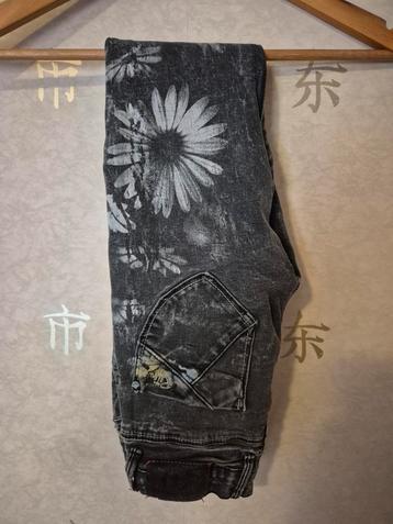 Retour Jeans met bloemenprint in maat 11 beschikbaar voor biedingen