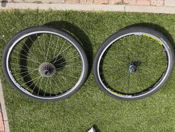 2x 26 inch MTB Wielen Velgrem Wegbanden beschikbaar voor biedingen