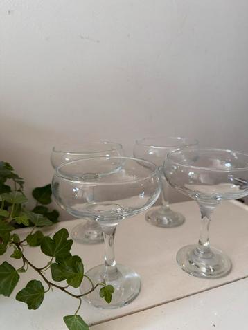 Set van 4 kristallen coupé champagne glazen beschikbaar voor biedingen