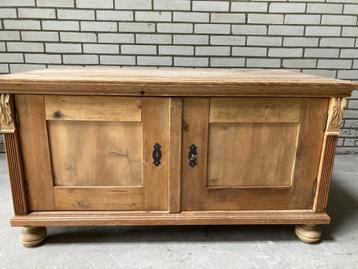 Massieve houten kast – landelijk / vintage stijl/ – incl. sl beschikbaar voor biedingen
