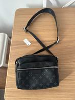 Louis Vuitton Messenger Bag met doos en factuur, Sieraden, Tassen en Uiterlijk, Tassen | Schoudertassen, Overige merken, Zo goed als nieuw