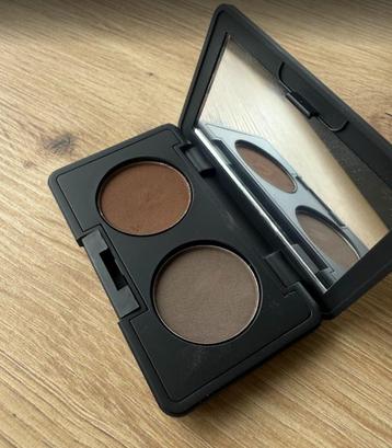 Younique - Wenkbrauwkleur - 2 kleuren beschikbaar voor biedingen