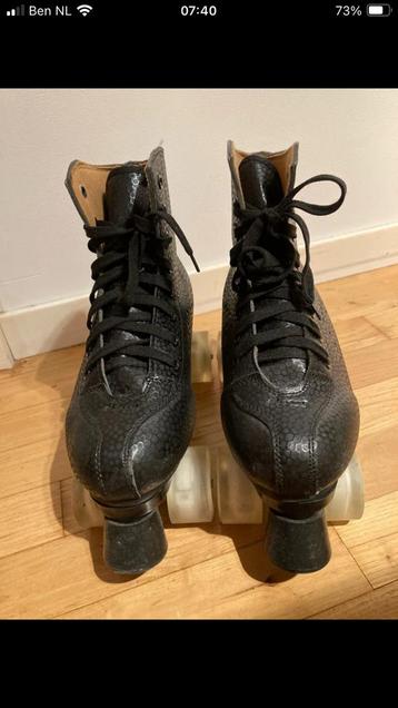 Rolschaatsen / rollerskates leer maat 39/ disco beschikbaar voor biedingen