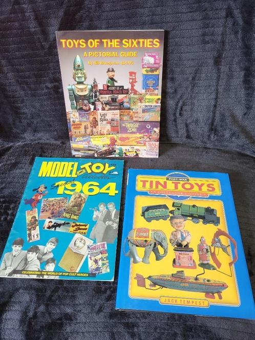 3 boeken speelgoed/tin toys (een uit 1964), o.a. James Bond, Boeken, Hobby en Vrije tijd, Gelezen, Overige onderwerpen, Verzenden