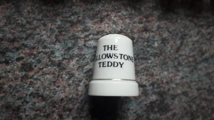 Vingerhoedjes diverse modellen, Verzamelen, Vingerhoedjes, Zo goed als nieuw, Nederland, Overige materialen, Ophalen of Verzenden