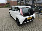 Toyota Aygo 1.0 VVT-i x-play CAMERA-LED-AIRCO (bj 2015), Auto's, Voorwielaandrijving, Euro 5, Gebruikt, 4 stoelen