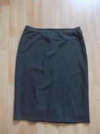 Mooie donkergrijze rok van Lucia in maat 40, Kleding | Dames, Zo goed als nieuw, Grijs, Onder de knie, Lucia