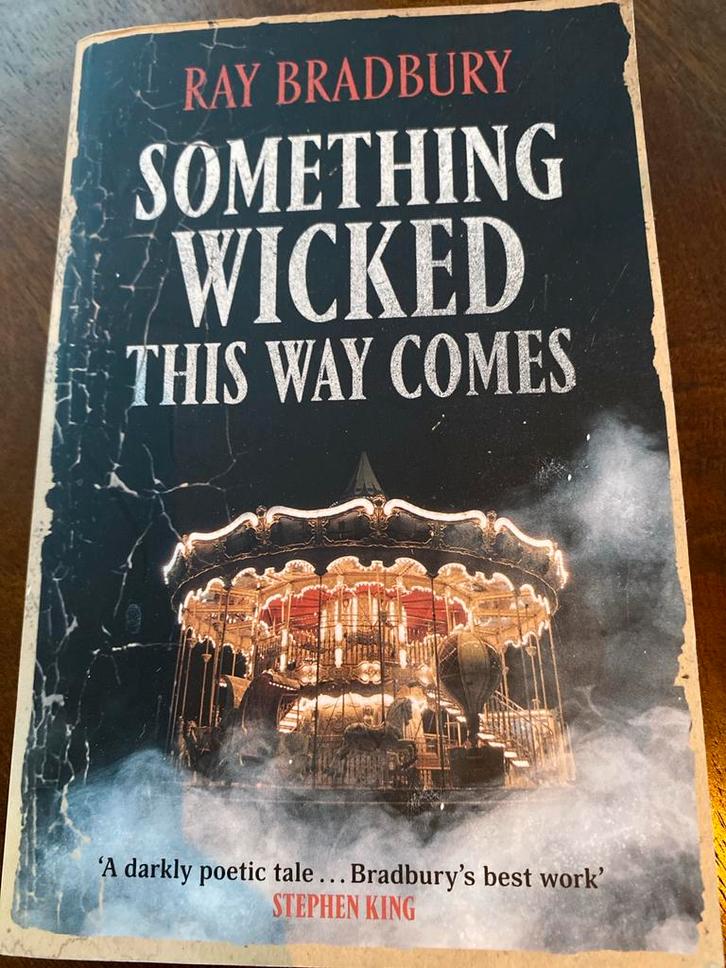 Something Wicked This Way Comes - Ray Bradbury, Boeken, Science fiction, Gelezen, Ophalen of Verzenden