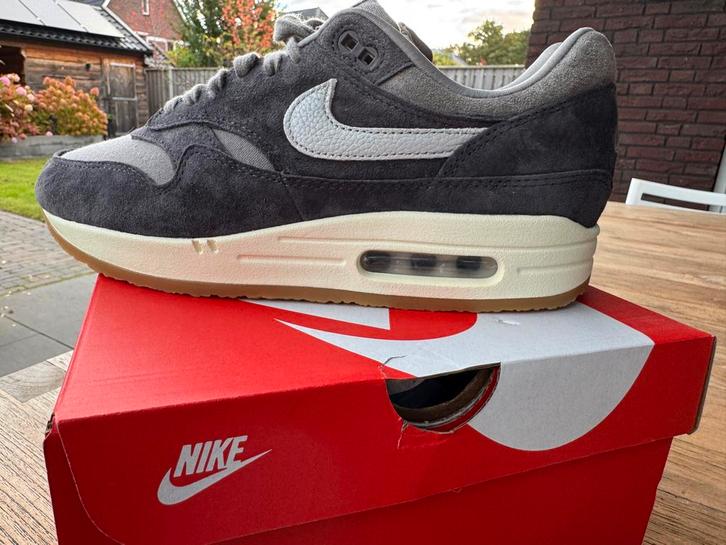 Nike Air Max Crêpe Soft Grey - Maat 42,5 (DS), Kleding | Heren, Schoenen, Nieuw, Sneakers of Gympen, Overige kleuren, Ophalen of Verzenden