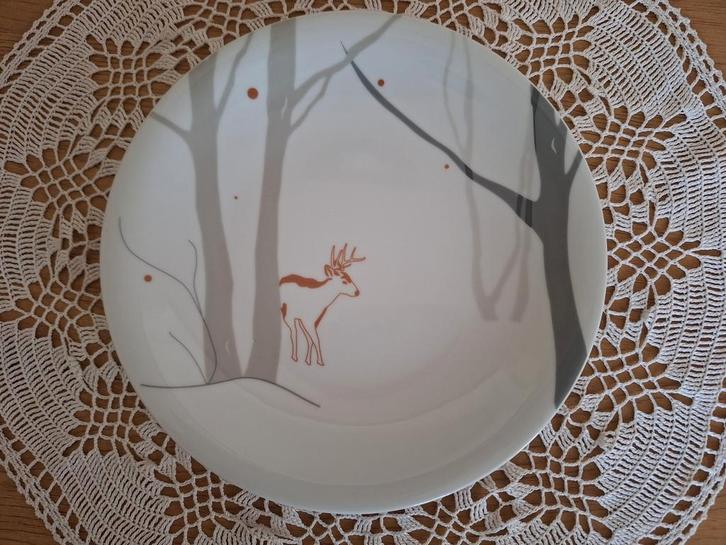 Kerstbord  Kahla  -  nr. A47, Verzamelen, Porselein, Kristal en Bestek, Gebruikt, Bord of Schaal, Porselein, Ophalen of Verzenden