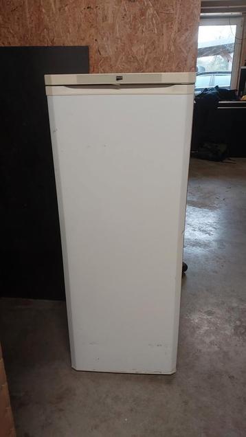 Koelkast - 140 cm hoog beschikbaar voor biedingen