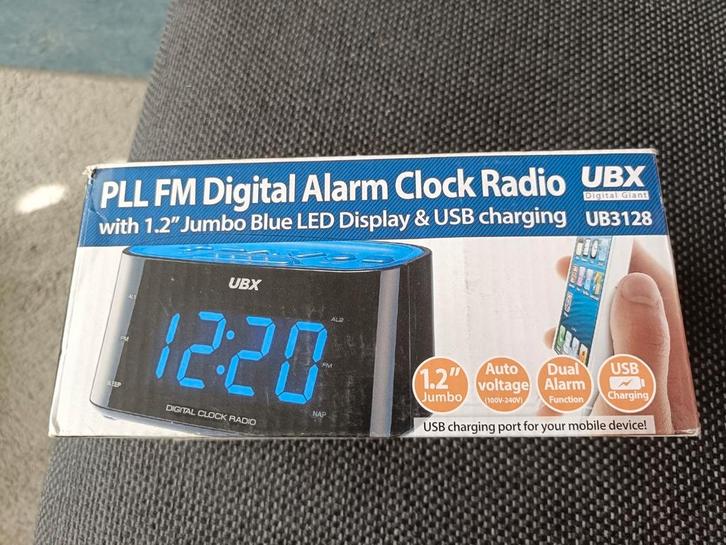 Digitale Wekker Radio met USB - Nieuw!, Audio, Tv en Foto, Radio's, Nieuw, Radio, Ophalen of Verzenden
