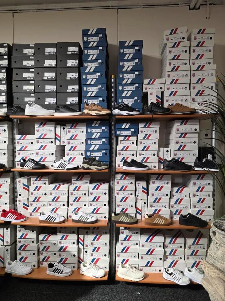 》》》TOTALE LEEGVERKOOP IVM VERBOUWING 《《《, Kleding | Dames, Schoenen, Nieuw, Sneakers of Gympen, Grijs, Ophalen