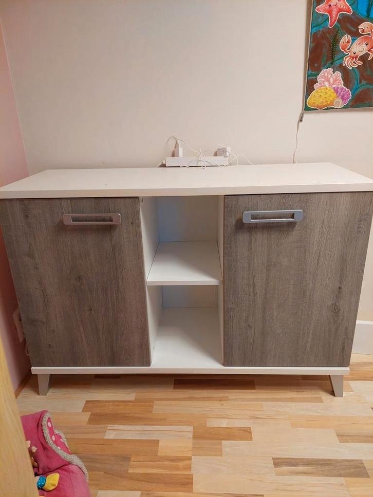 Leuke commode en bedje, Kinderen en Baby's, Babywiegjes en Ledikanten, Ledikant, Ophalen of Verzenden