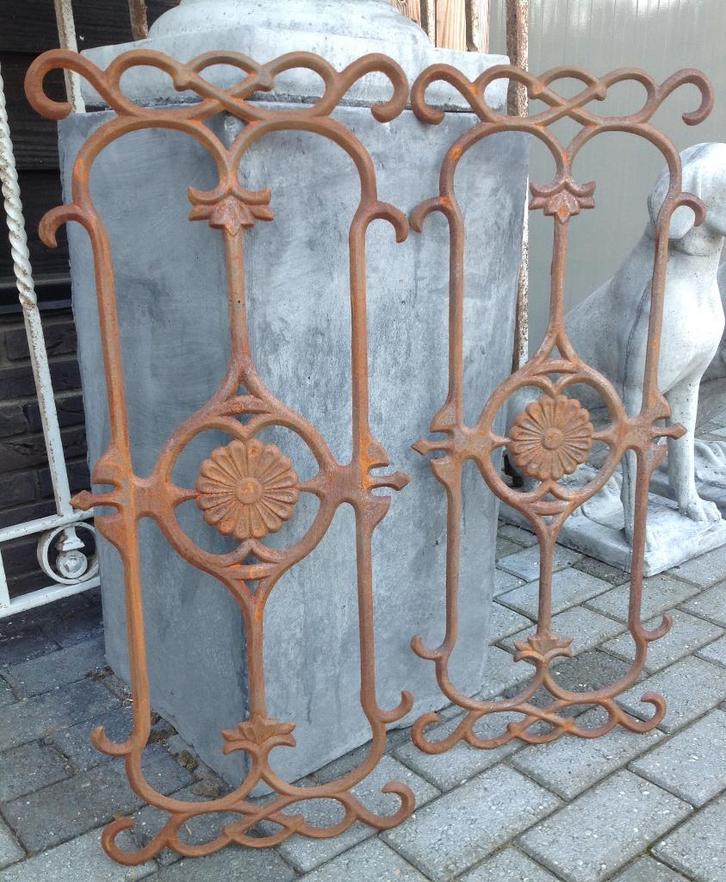 Deurrooster gietijzer toss 80/33,5 in twee kleuren., Antiek en Kunst, Curiosa en Brocante, Ophalen of Verzenden