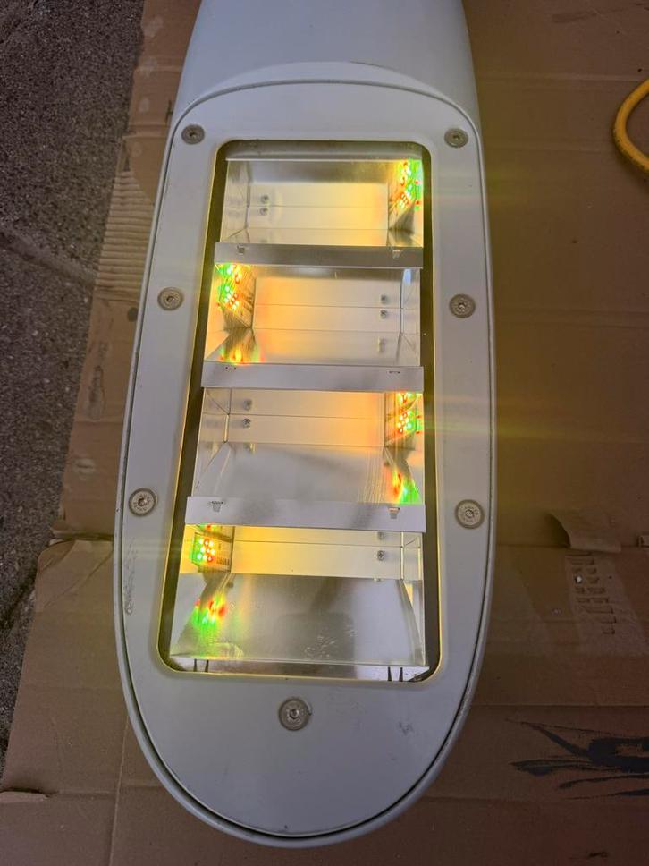 Straatverlichting LED - Perfect voor tuin of oprit!, Doe-het-zelf en Verbouw, Bouwverlichting, Gebruikt, Lamp met armatuur, 50 tot 200 watt