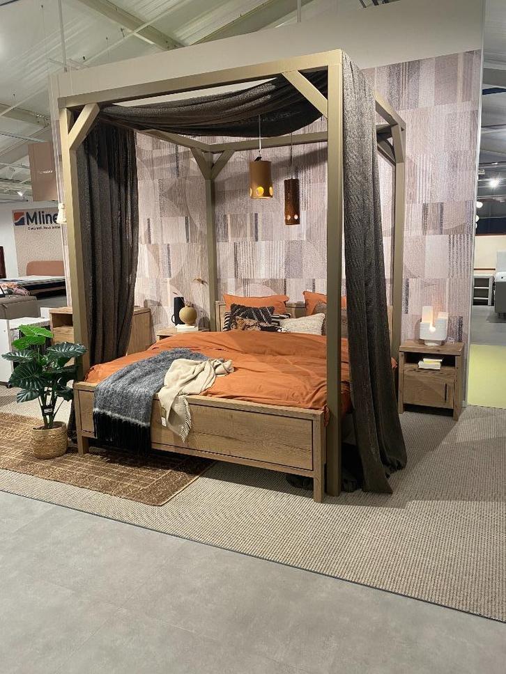 Showroom slaapopstelling Apeldoorn, Huis en Inrichting, Slaapkamer | Complete slaapkamers, Zo goed als nieuw, Tweepersoons, Ophalen